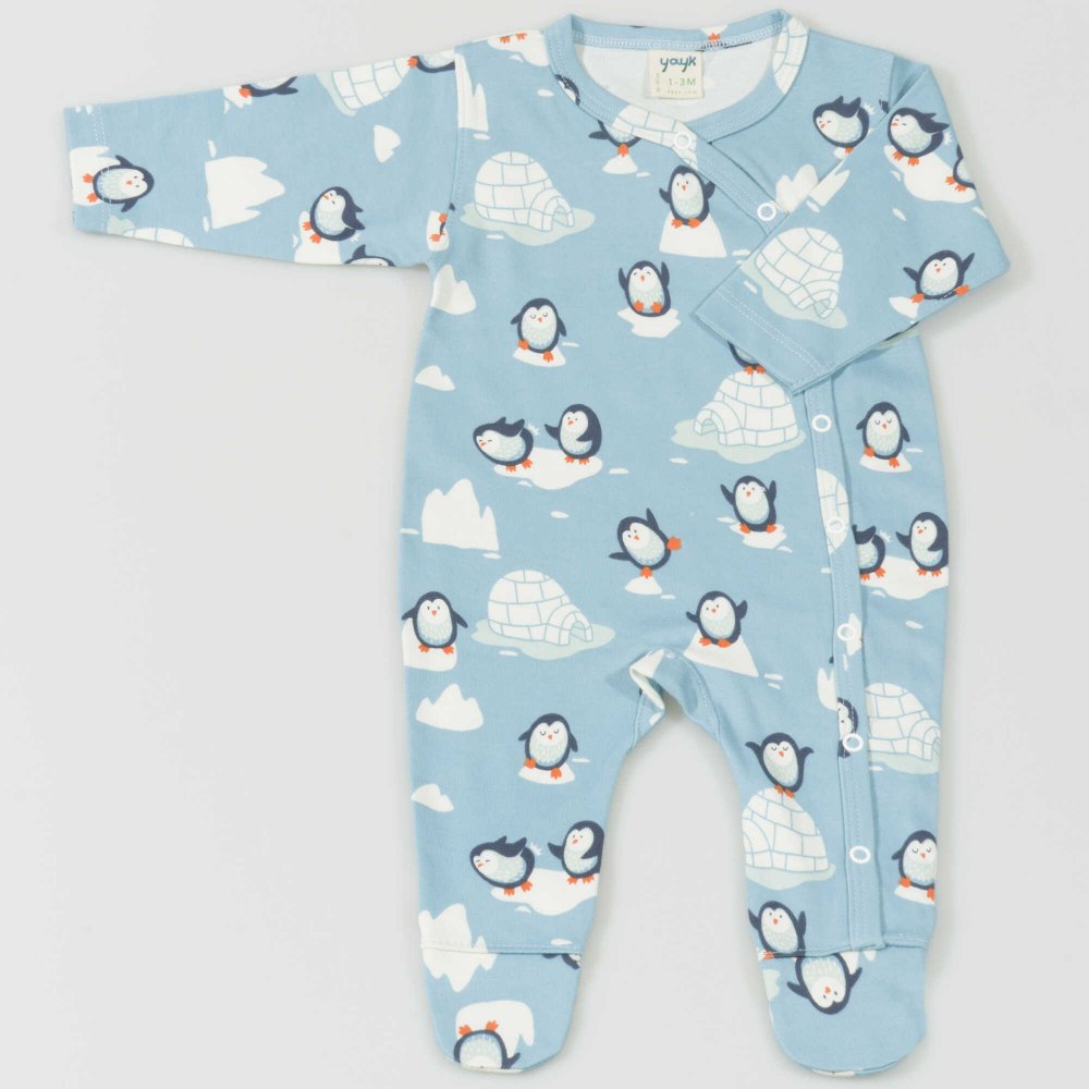 Salopeta maneca lunga si pantaloni cu botosei bumbac organic aqua imprimeu model pinguini | liloo